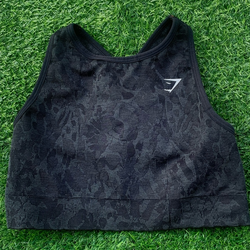 Black gym shark sport bra